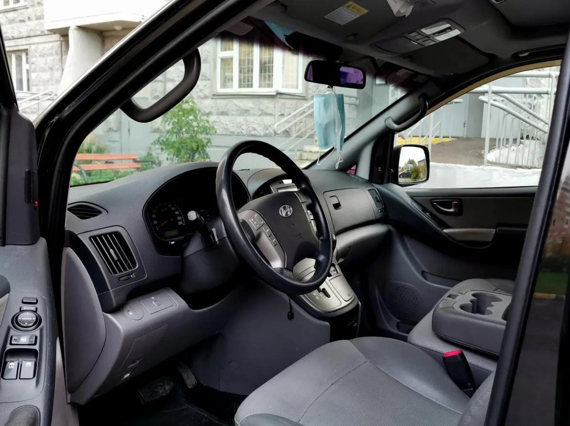 Hyundai Grand Starex