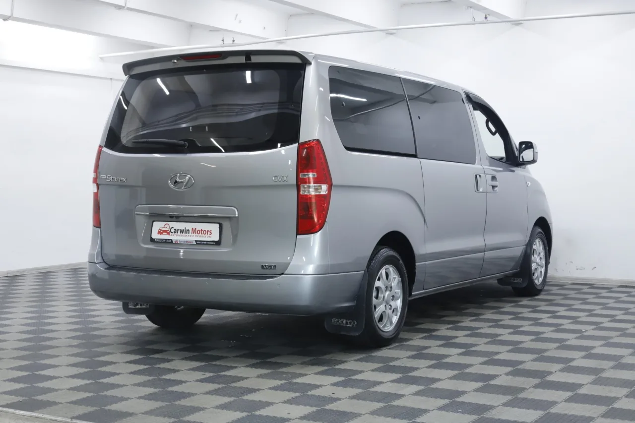 Hyundai Grand Starex