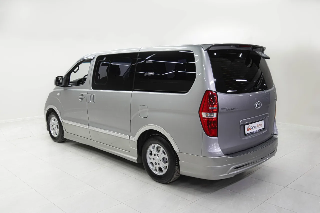 Hyundai Grand Starex