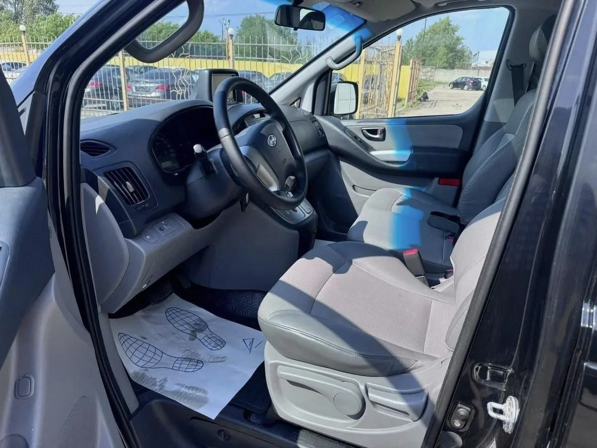 Hyundai Grand Starex