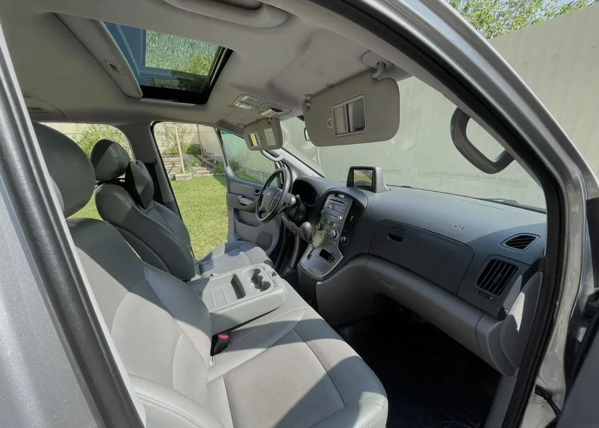 Hyundai Grand Starex