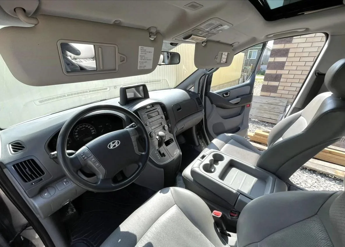 Hyundai Grand Starex