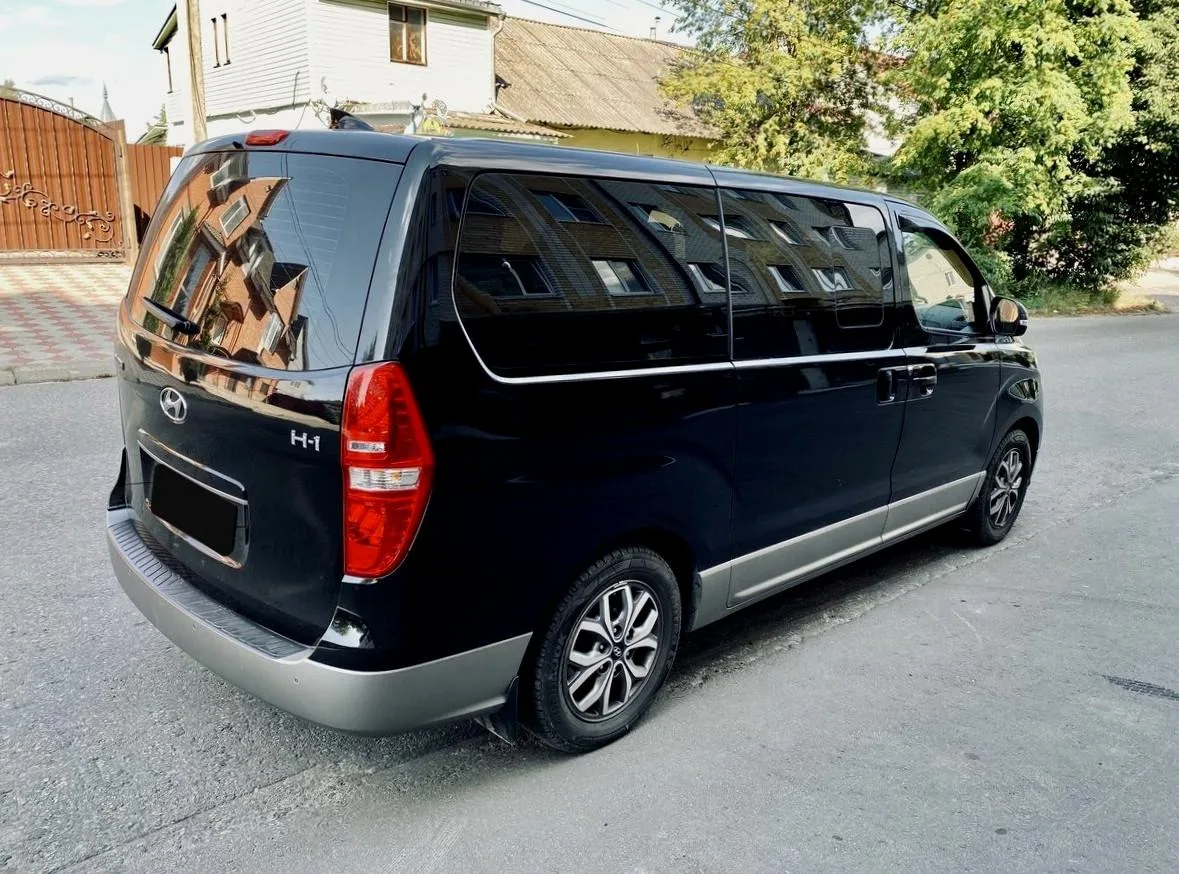 Hyundai H-1