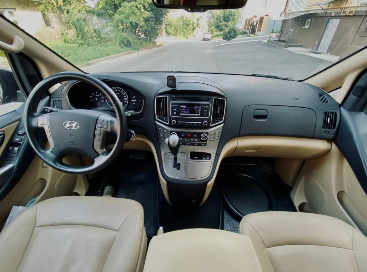 Hyundai H-1