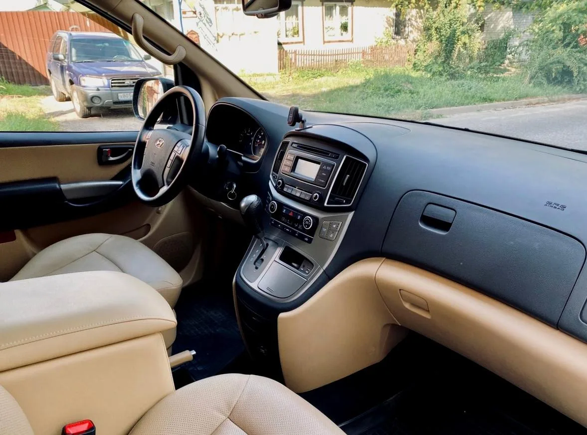 Hyundai H-1
