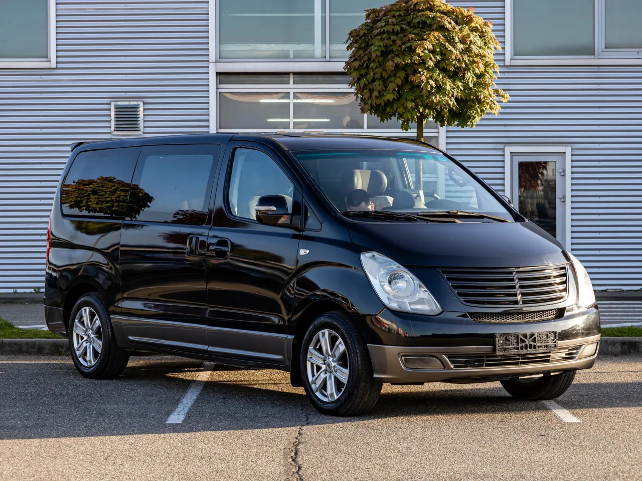 Hyundai Grand Starex
