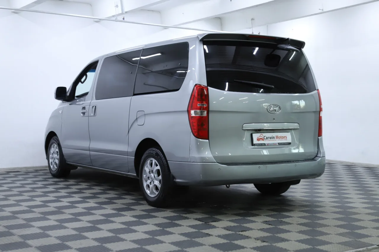 Hyundai Grand Starex