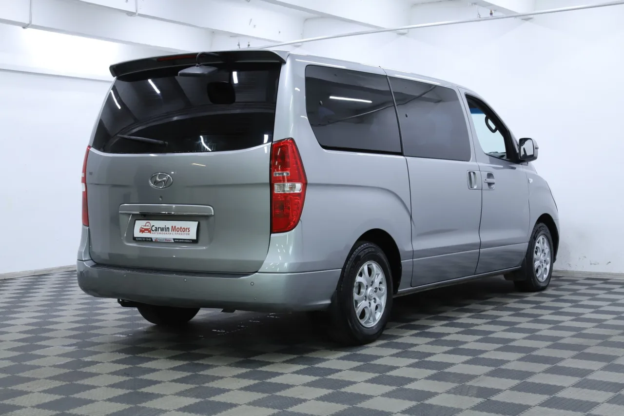 Hyundai Grand Starex