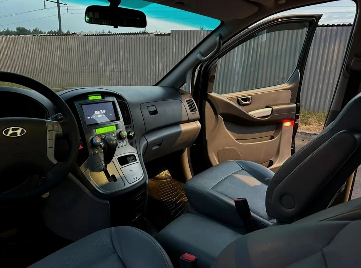 Hyundai Grand Starex