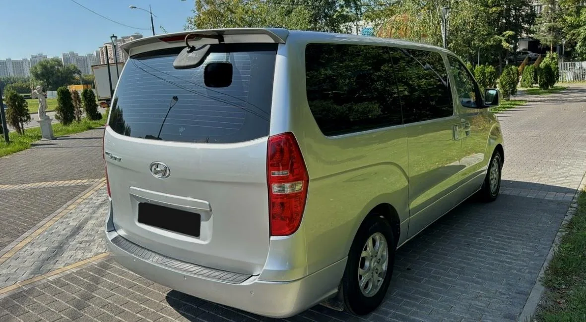 Hyundai Grand Starex