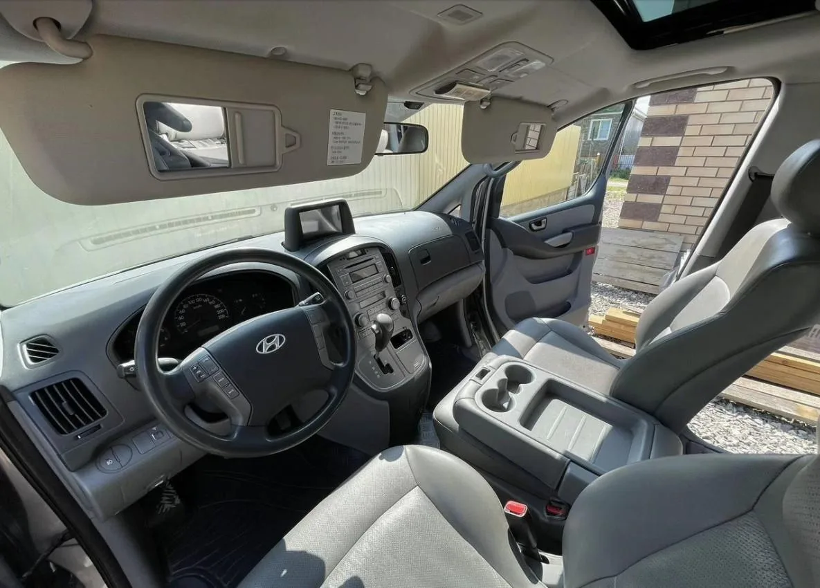 Hyundai Grand Starex
