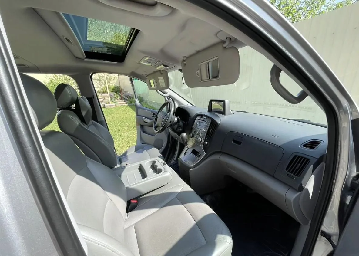 Hyundai Grand Starex