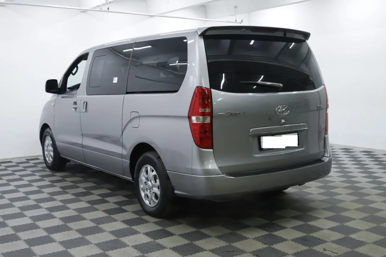 Hyundai Grand Starex