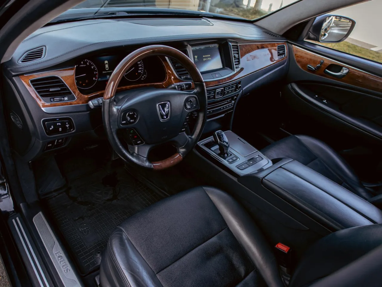 Hyundai Equus