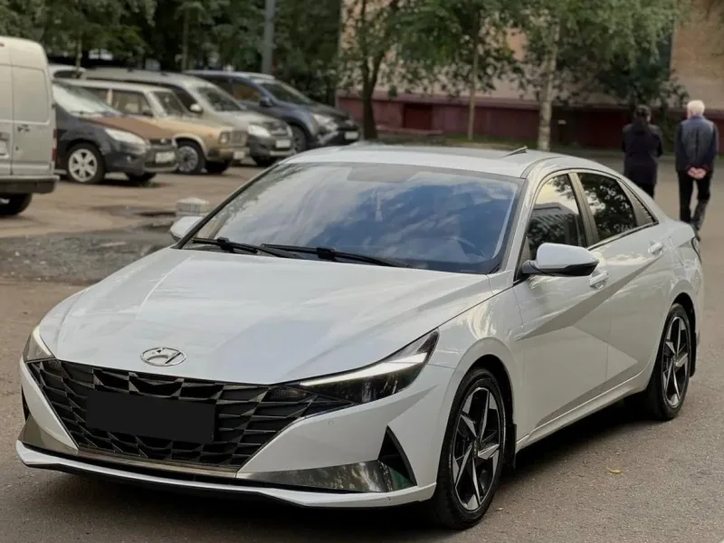 Hyundai Elantra 2023