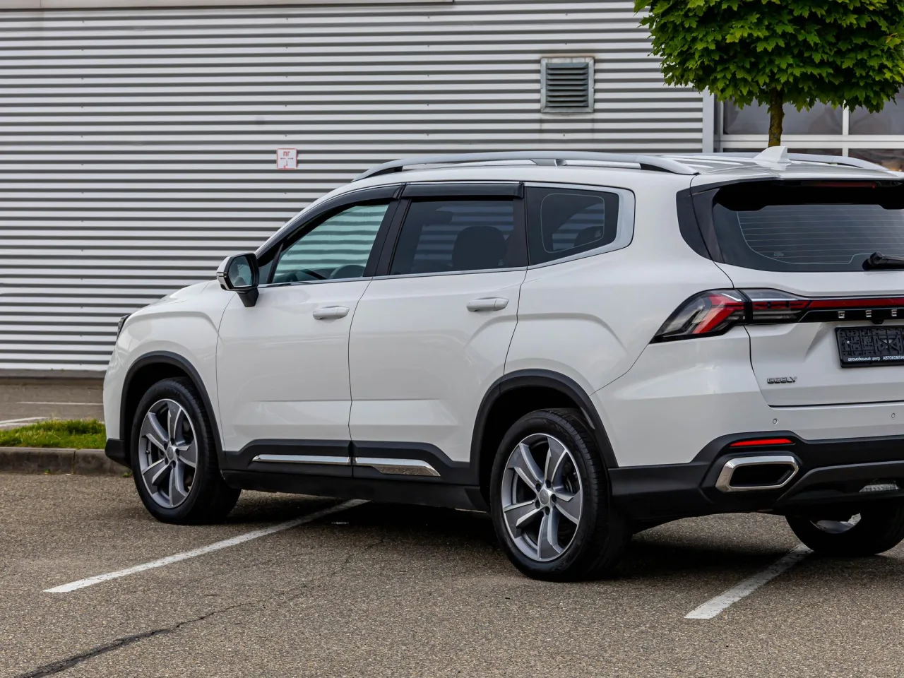 Geely Okavango