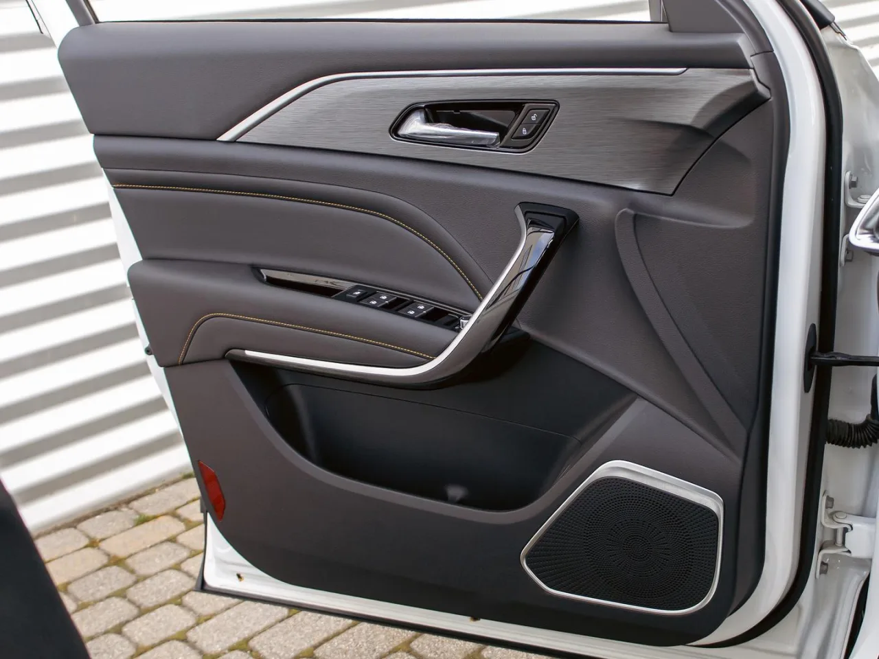 FAW Bestune T77