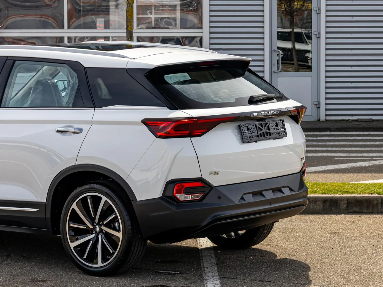 FAW Bestune T77