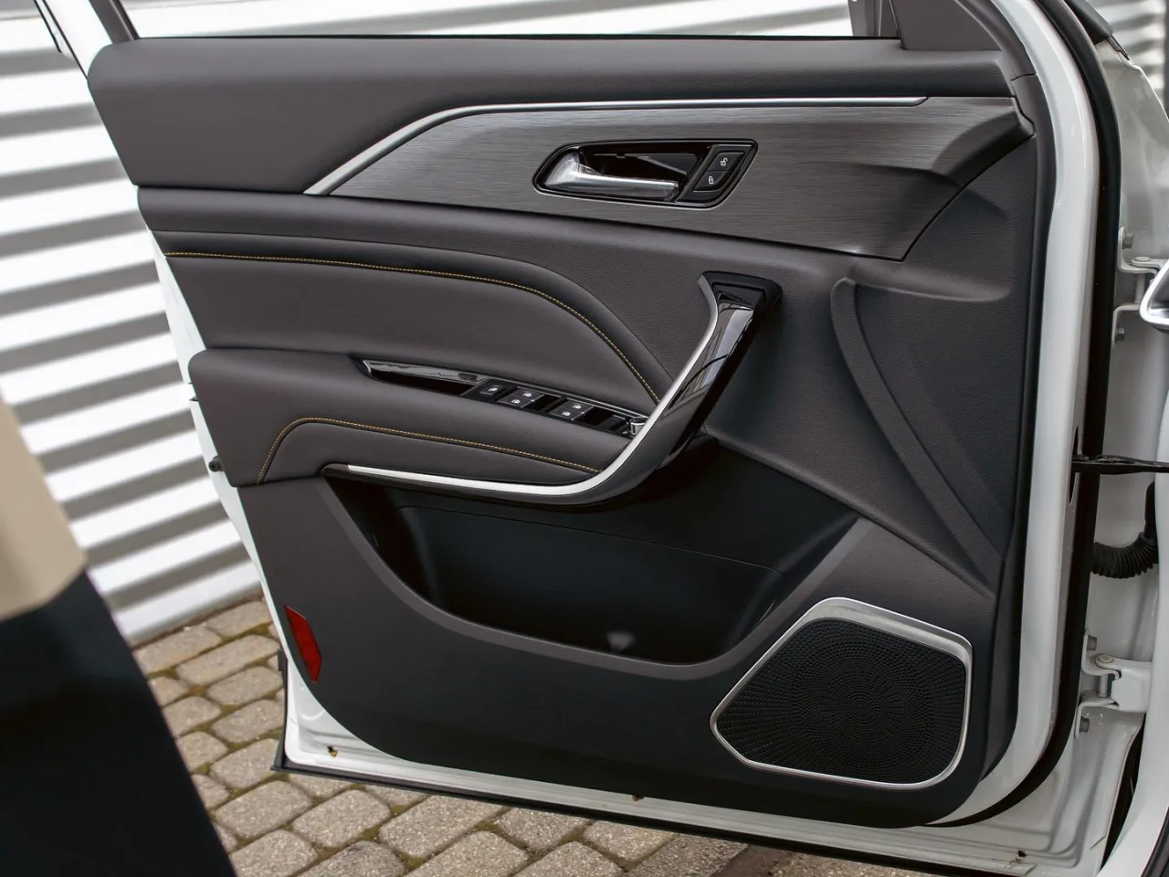 FAW Bestune T77