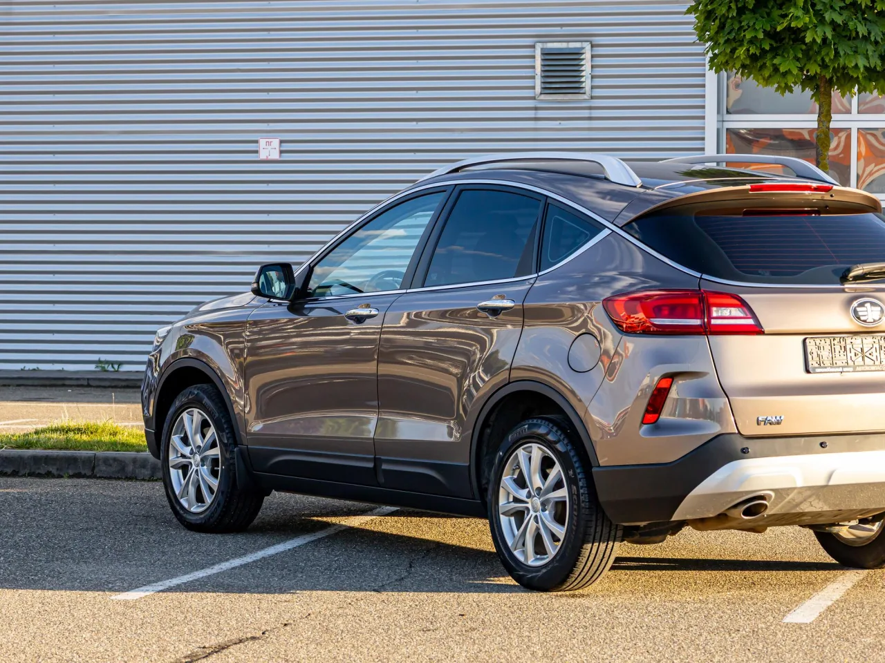 FAW Besturn X80