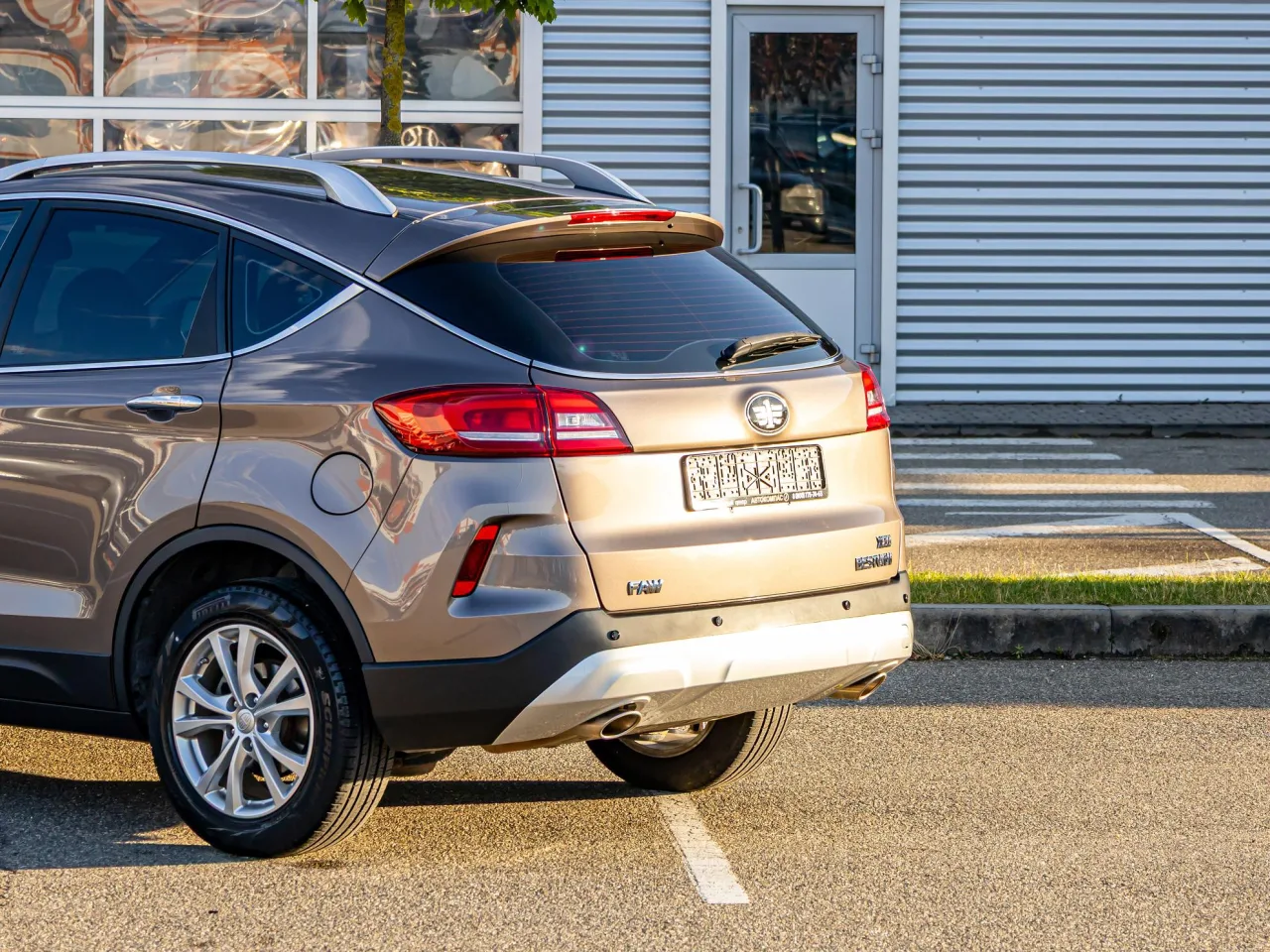 FAW Besturn X80