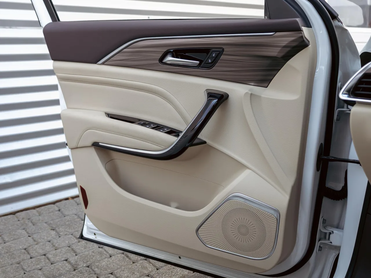 FAW Bestune T77