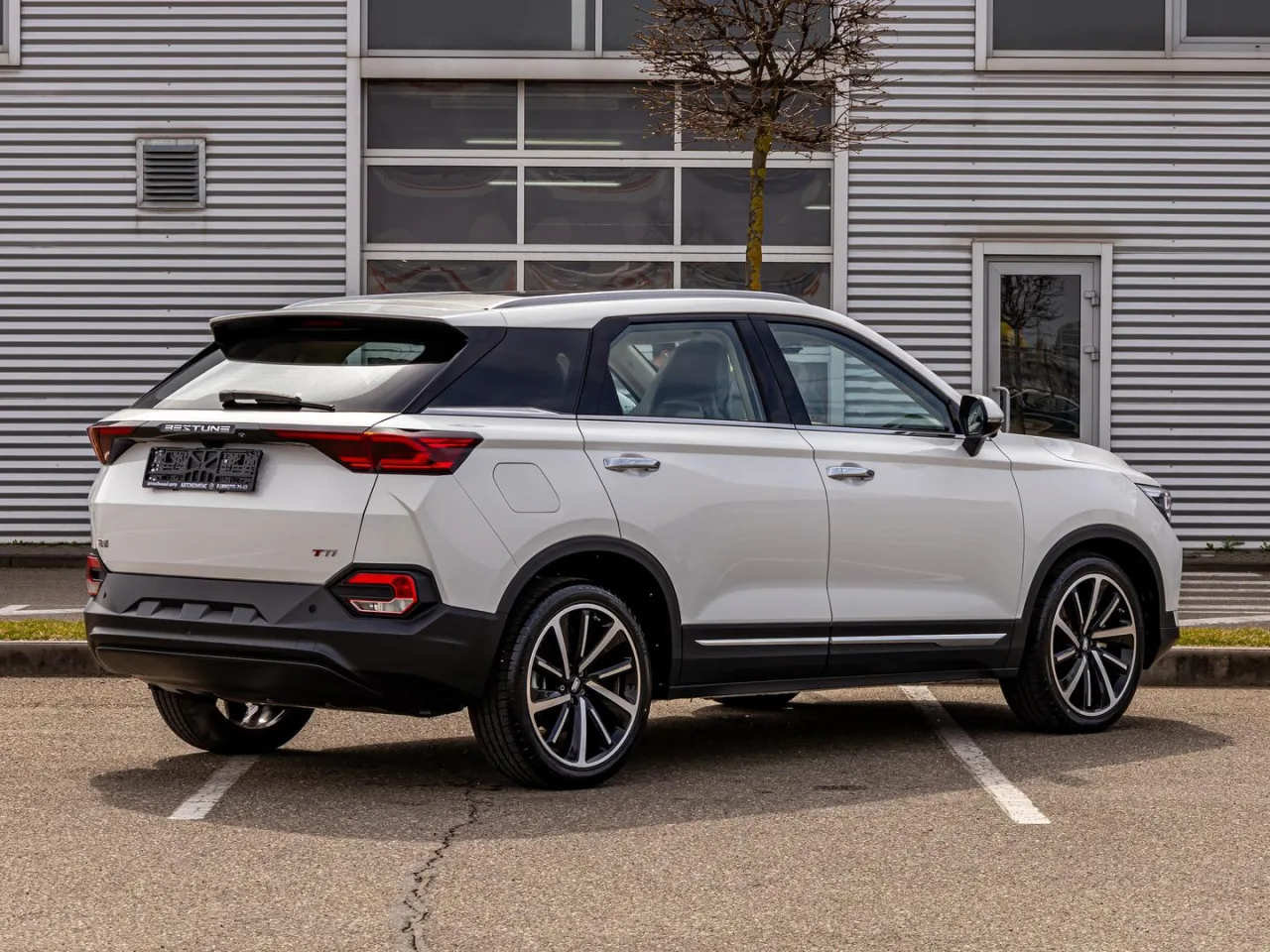 FAW Bestune T77