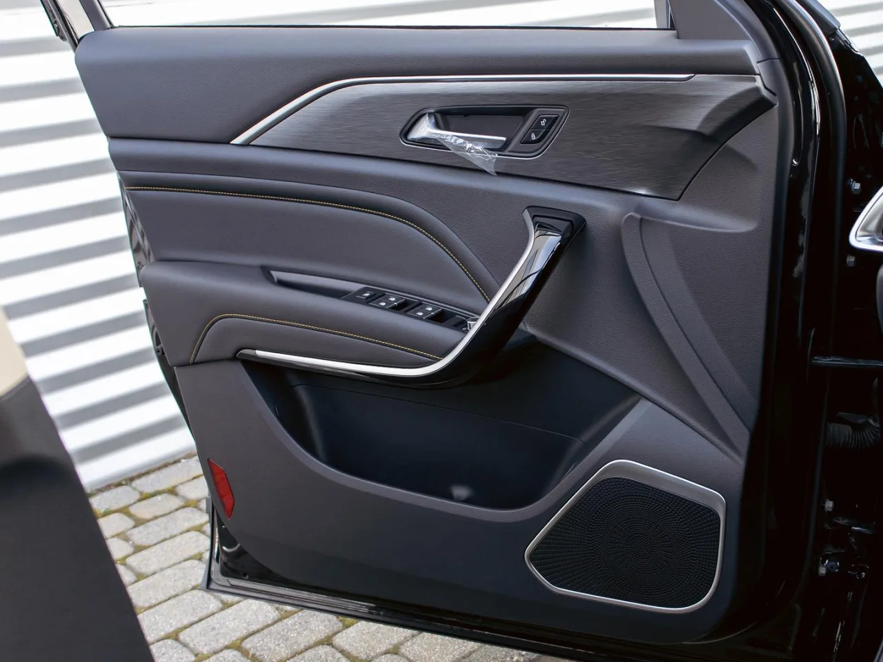 FAW Bestune T77