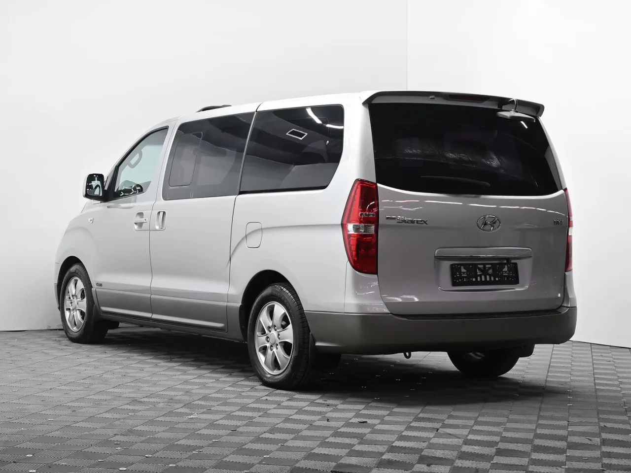 Hyundai Grand Starex