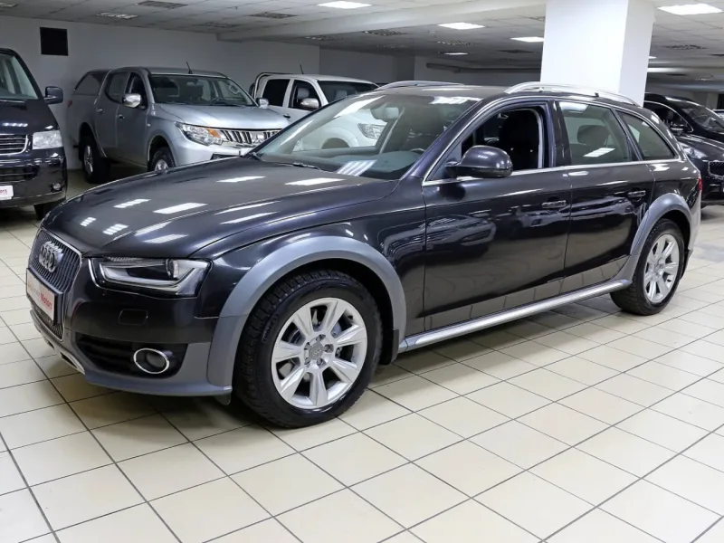 Audi A4 allroad 2012
