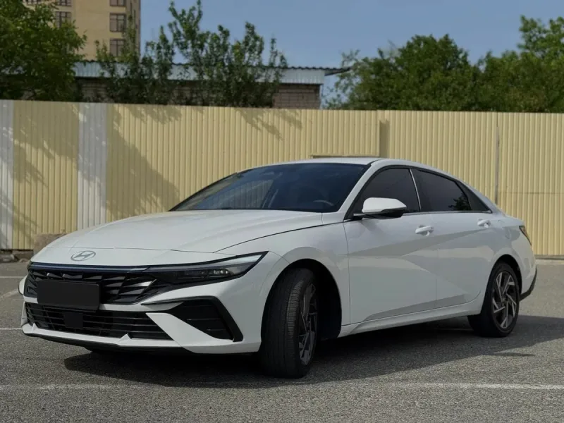 Hyundai Elantra 2025
